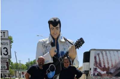 elvis.jpg
